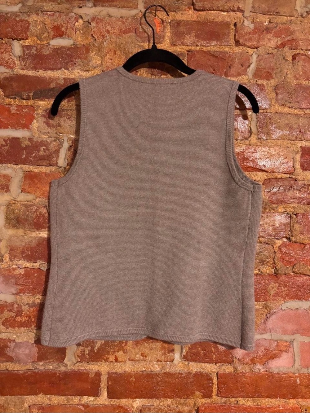 Abercrombie & Fitch Mara Sleeveless Knit Vest - Picture 3 of 4